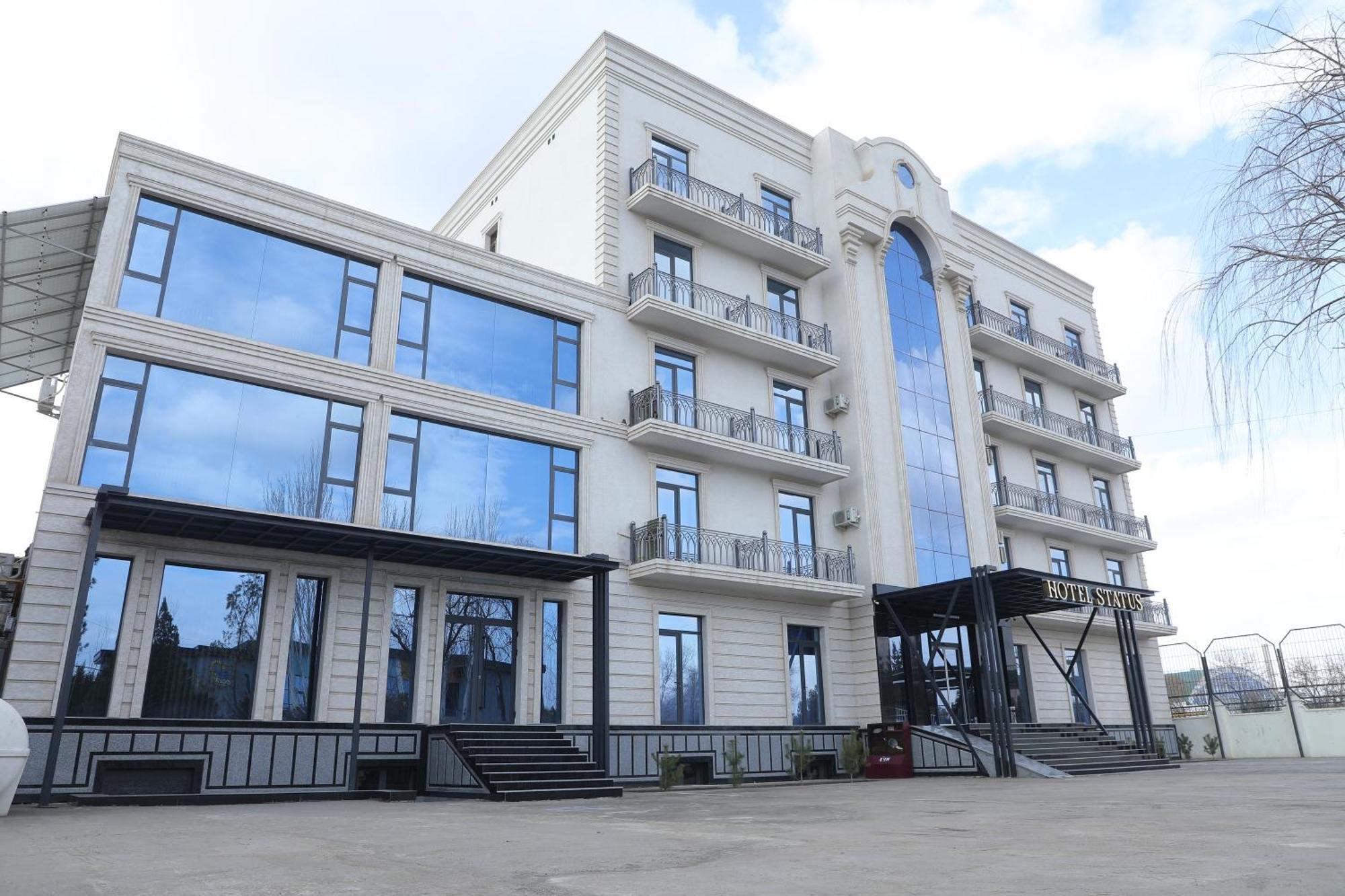 Status Hotel Qarshi Eksteriør billede